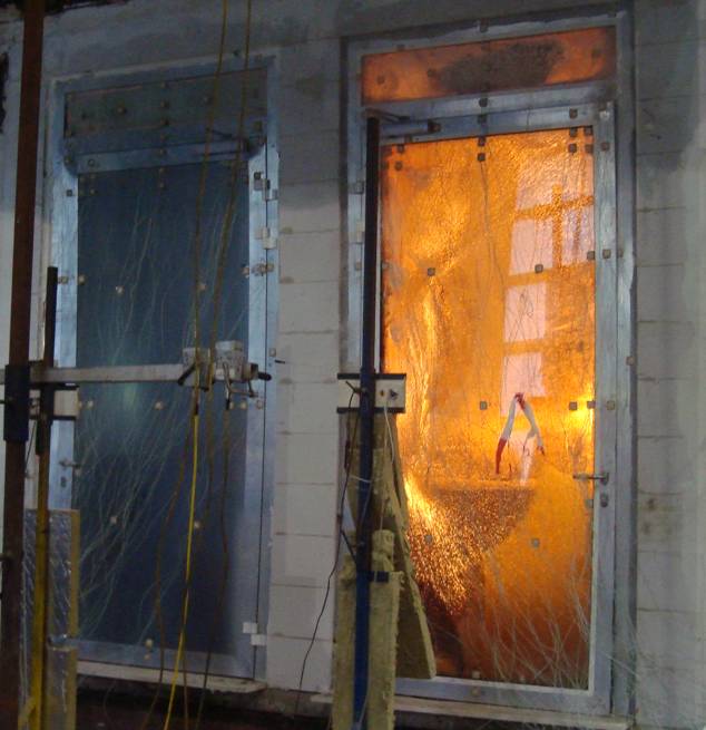 Sistemi alluminio: porte resistenti al fuoco, estesa la gamma CS 77-FP
