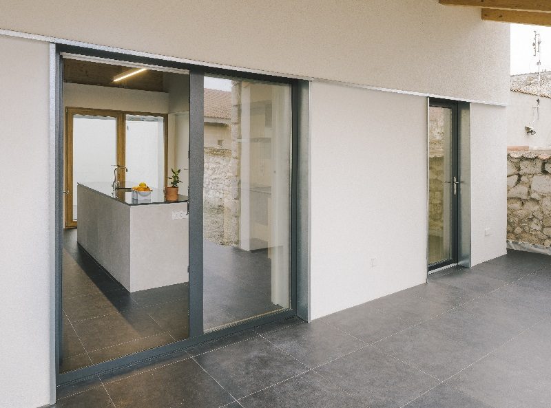 uni_one HS-SLIM80, alzante scorrevole in legno-alluminio