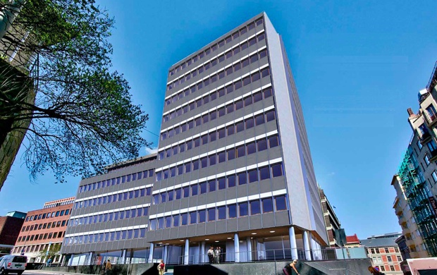 Oslo. Facciate a cellule ad altissima efficienza energetica: Ucw= 0,4 W/m2K