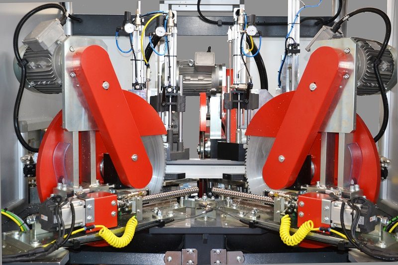 FAB CUT 3BS, centro di lavoro e taglio Pvc