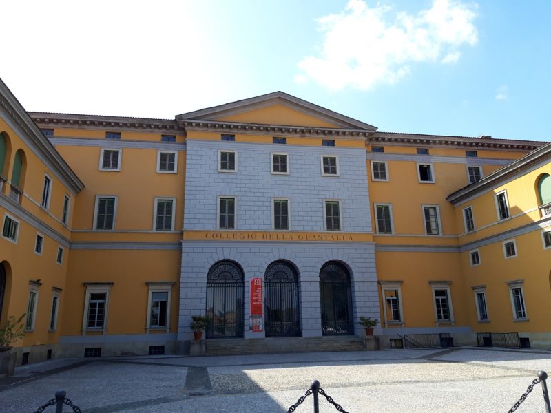 Villa Barbò Pallavicini a Monza ha nuove finestre Finstral