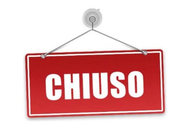 Rivendite di infissi chiuse nelle zone rosse. Fatto grave