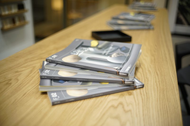 F_02 magazine di Finstral spazia da arte a tecnologia