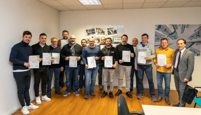 Installatori certificati da Dekra ricevono il patentino di posa