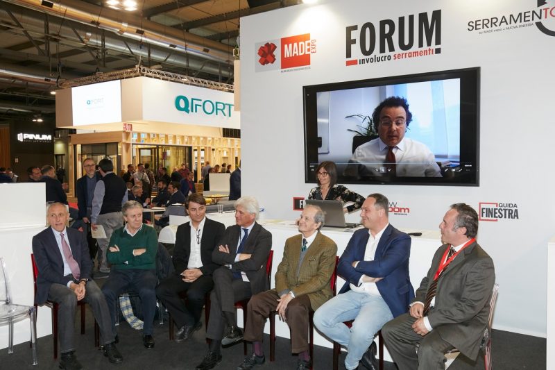 Facciate continue: un mondo visto dai suoi protagonisti