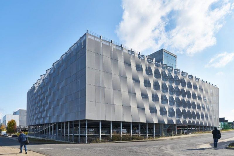 Involucro. Facciate tessili per architetture in divenire