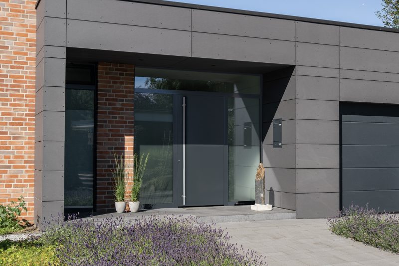 Nuova porta d’ingresso ThermoPlan Hybrid Hörmann: eleganza esclusiva per il settore porte d’ingresso.