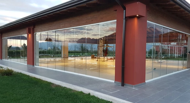 Obblighi di legge per le vetrate panoramiche. A domanda risposta