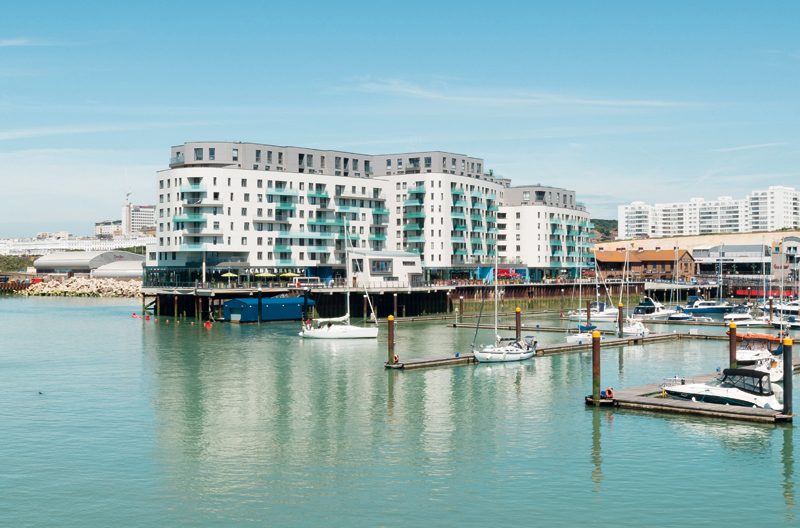 Uni-One di Uniform a Brighton Marina nell’East Sussex