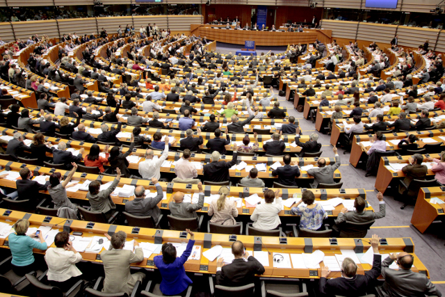 Il Parlamento EU bacchetta su CPR e norme EN